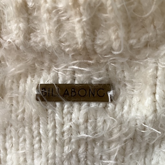 Billabong small sweater!  Great shape, worn a few times - Picture 3 of 4